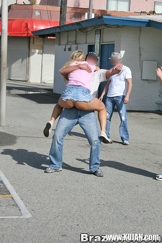 Brooke Scott showing her privates to the general fanbased public - Photo #3052832