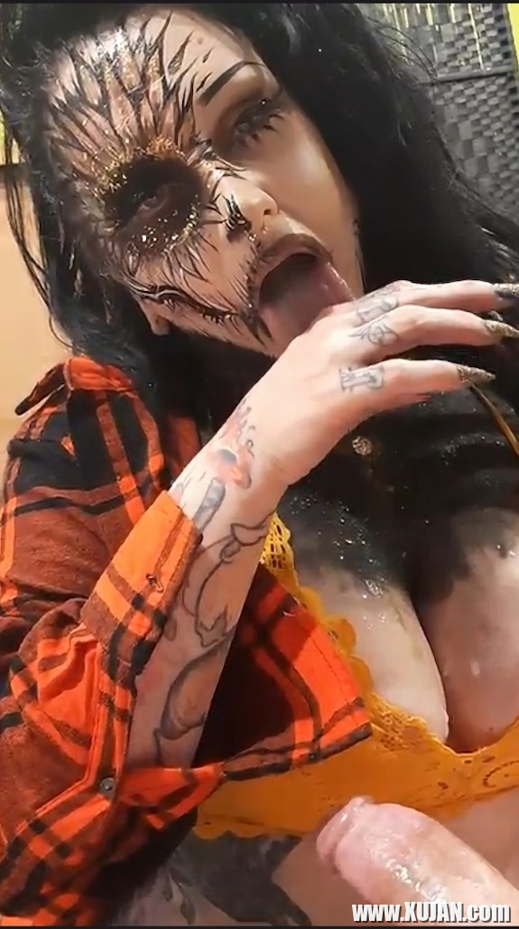 Linelov Tattoo Shop Slut - Photo #3053806