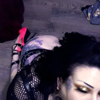 Linelov Tattoo Shop Slut