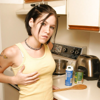Babe Allie Sin Dressed