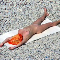 Hasun karmir mazery holovum en ir bikiniin