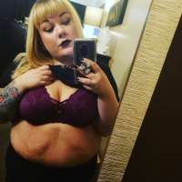 BBW n tsanr klri kariq uni