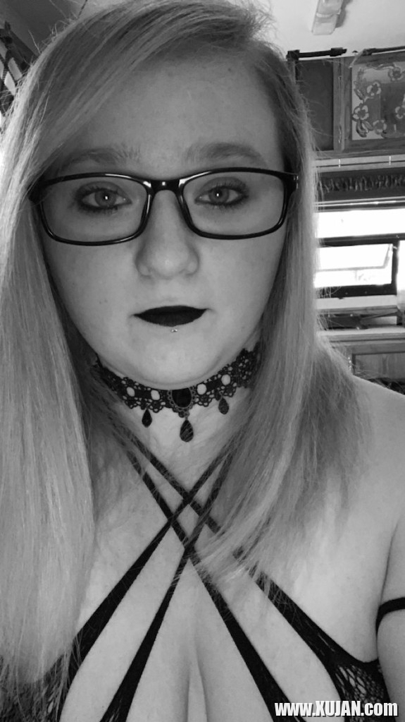 Tany Gothic Shoot um - Photo #3084087