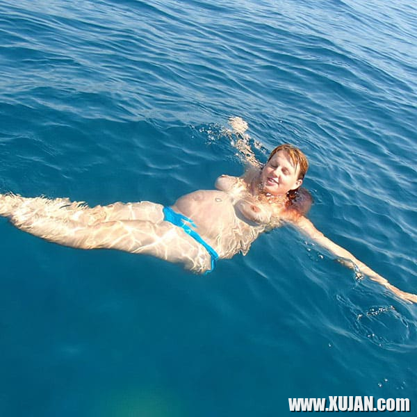 Hghi nudisty hangstavayrum e ir amusnun - Photo #3089107