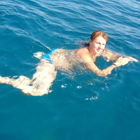 Hghi nudisty hangstavayrum e ir amusnun