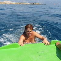 Hghi nudisty hangstavayrum e ir amusnun