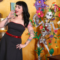 Tattooed Babe Draven Star gets nailed on the Sofa