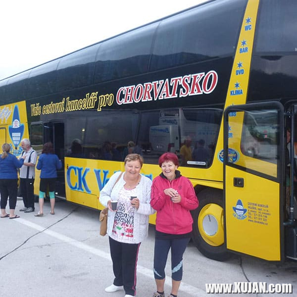 Avtobusi shrjagayutyun hasun kanants mot Khorvatiayi nudistakan loghaperum - Photo #3094291