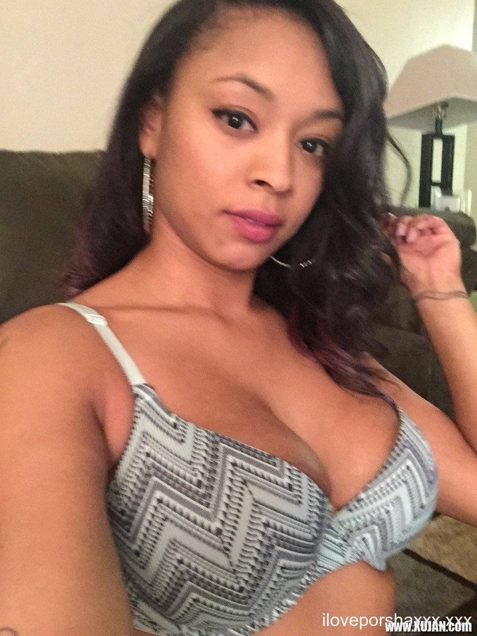Sexy Porsha Carrera making out with a friend on the couch - Photo #3095117
