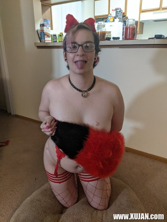 Feisty Fox Girl - Photo #3097364