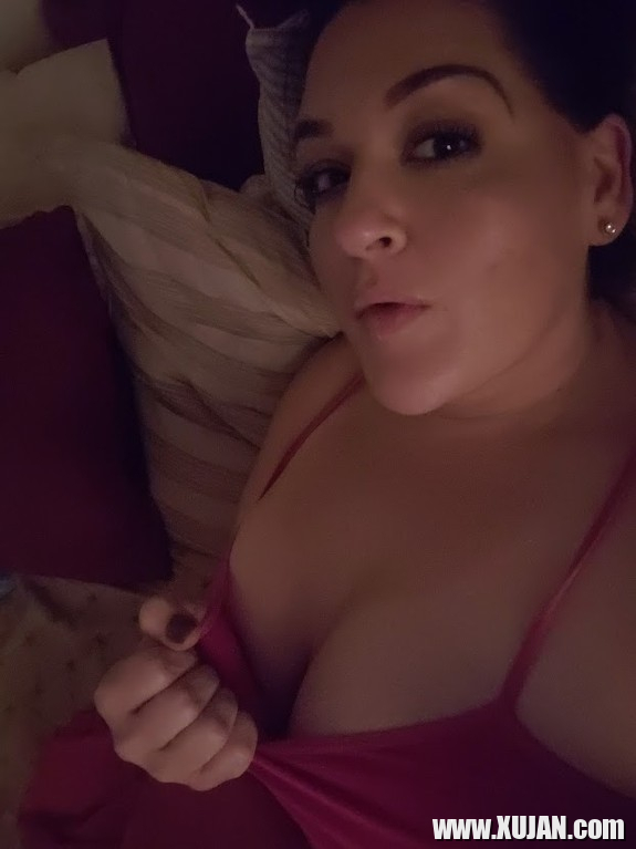 Cleavage Kinda zvarchanq - Photo #3117417