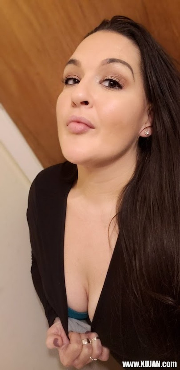 Cleavage Kinda zvarchanq - Photo #3117418