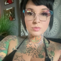 MILF TATTOOED MOM