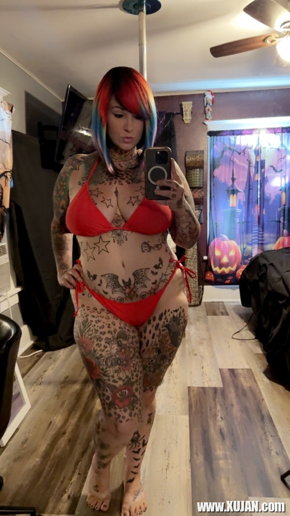 MILF TATTOOED MOM - Photo #3135999