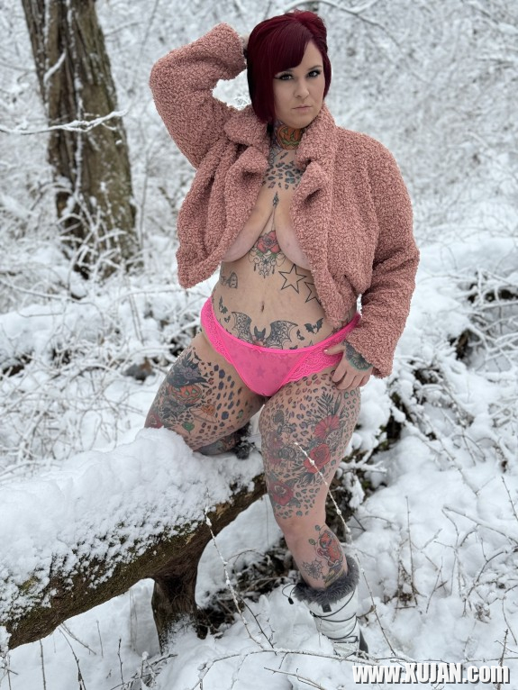 MILF TATTOOED MOM - Photo #3136006