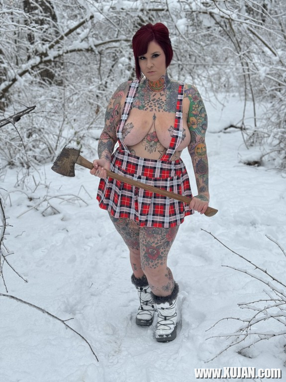 MILF TATTOOED MOM - Photo #3136008