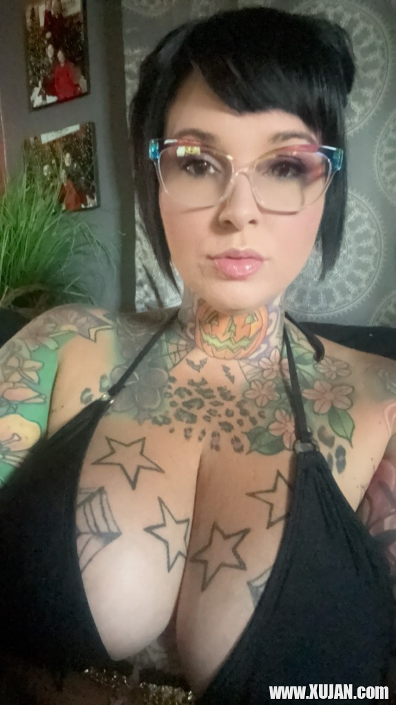 MILF TATTOOED MOM - Photo #3136013