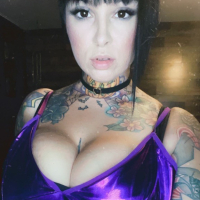 MILF TATTOOED MOM
