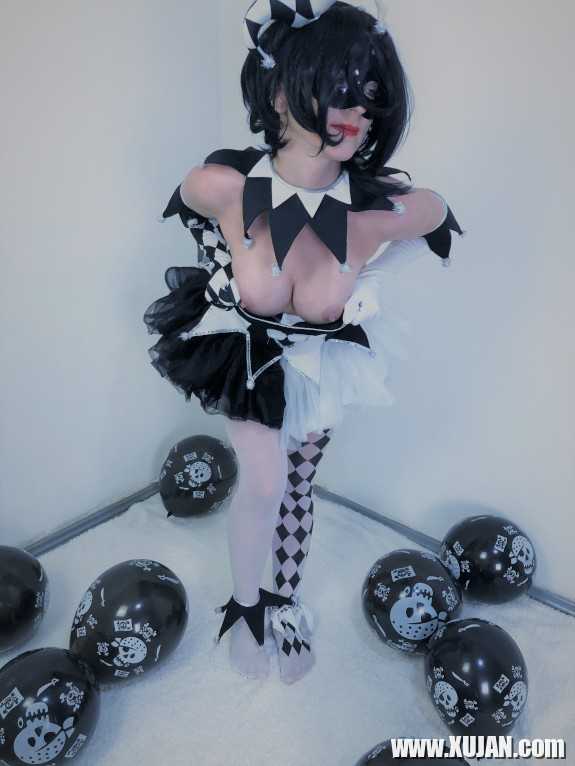 Sexy Clown Girl Harlequin y gnahatum e im Helouin Cosplay y - Photo #3136613