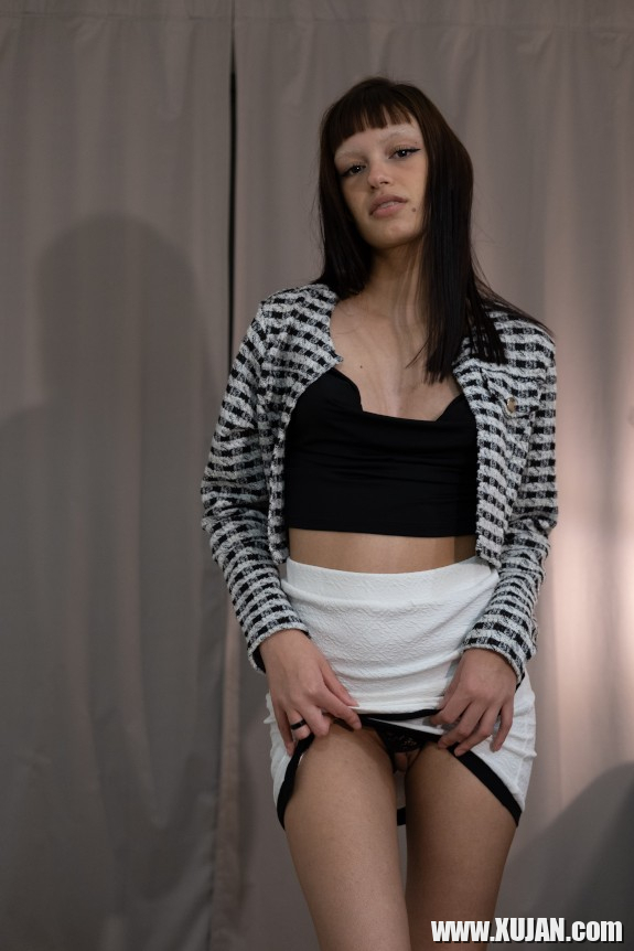 jahel slutty tee - Photo #3138604