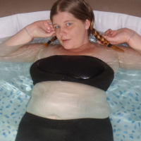 Luna Little Hot Tub Scene