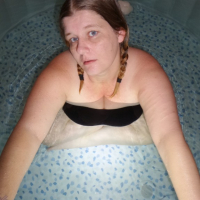 Luna Little Hot Tub Scene