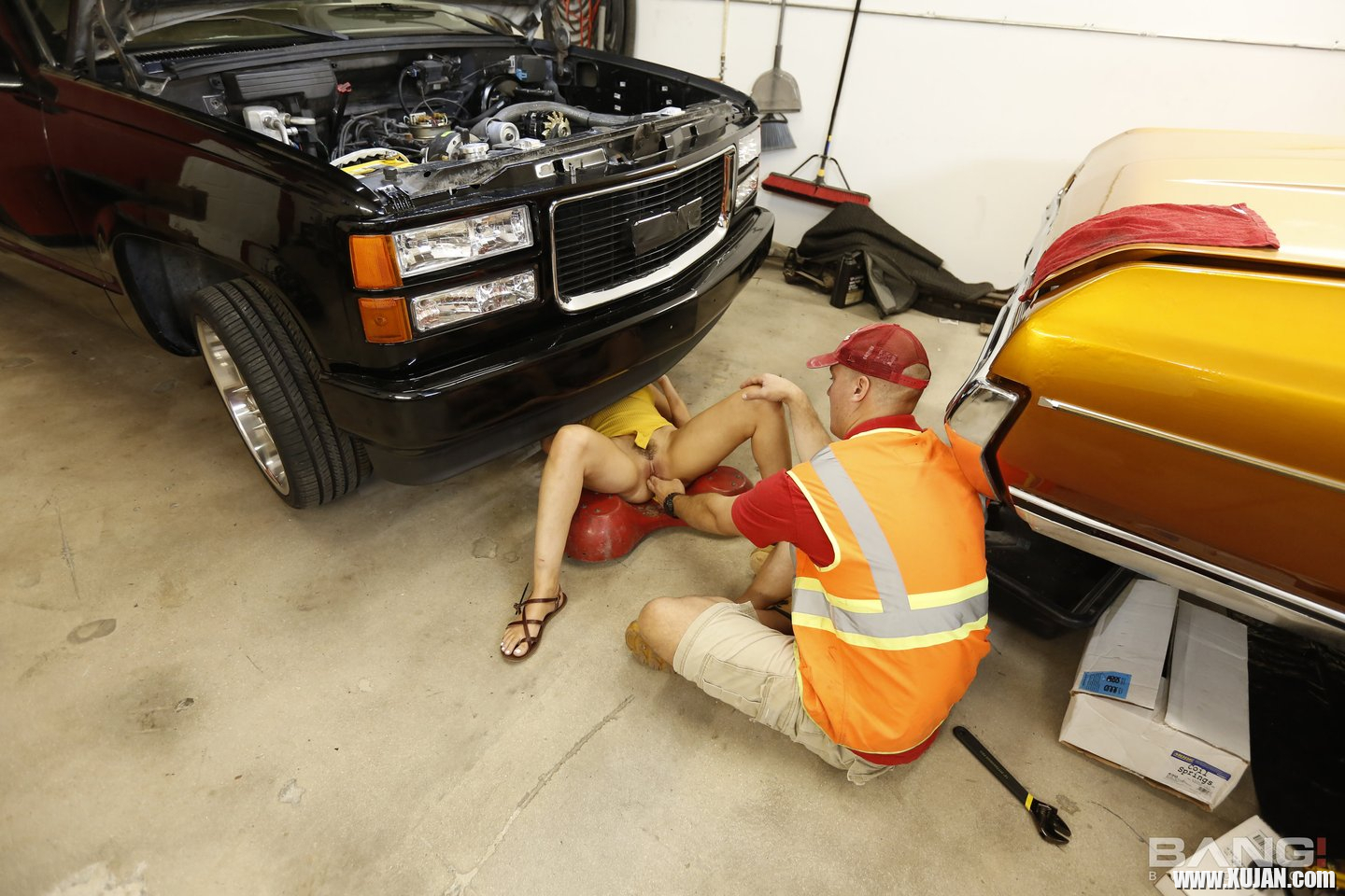Ally Cooper pays her car bills with wet pussy - Photo #3158731