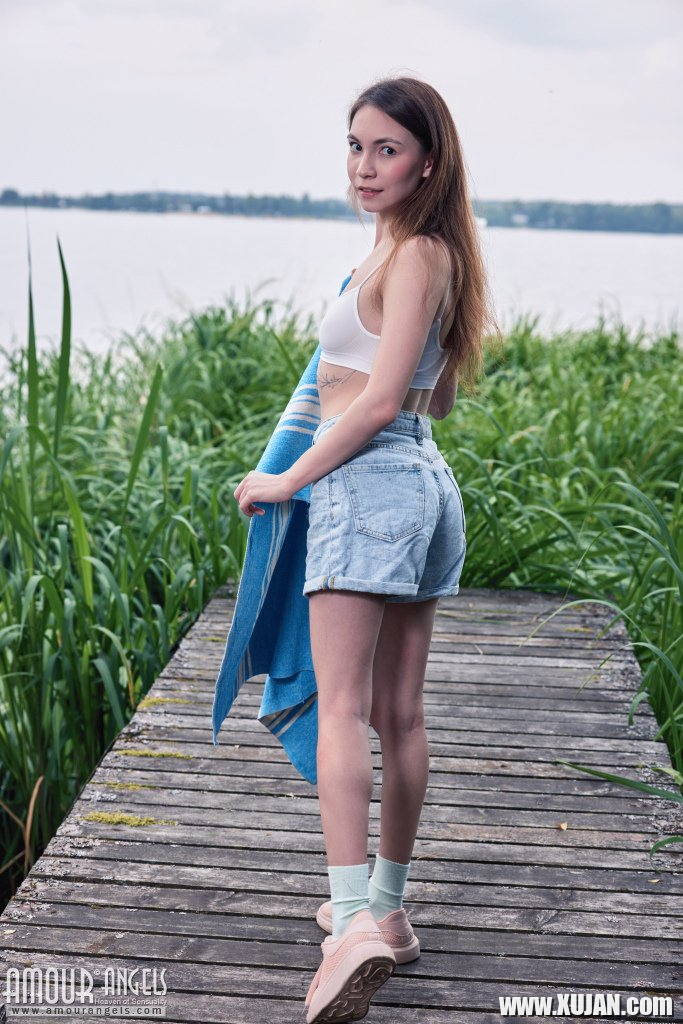Picnic ends with amazing striptease by small tits GF Nicole Heavens - Photo #3159199