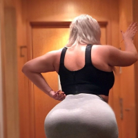 BBW big butt babe Natasha Crown undressing