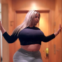 BBW big butt babe Natasha Crown undressing