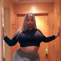 BBW big butt babe Natasha Crown undressing