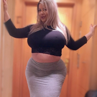 BBW big butt babe Natasha Crown undressing