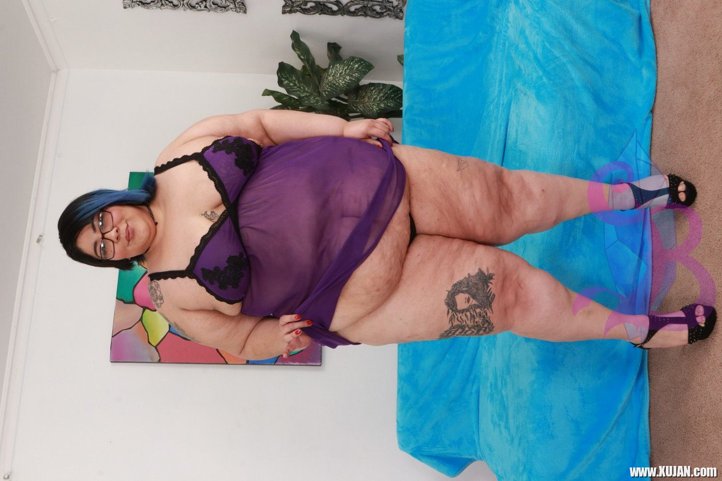 Curvy babe Crystal Blue strips and unveils her body - Photo #3162586