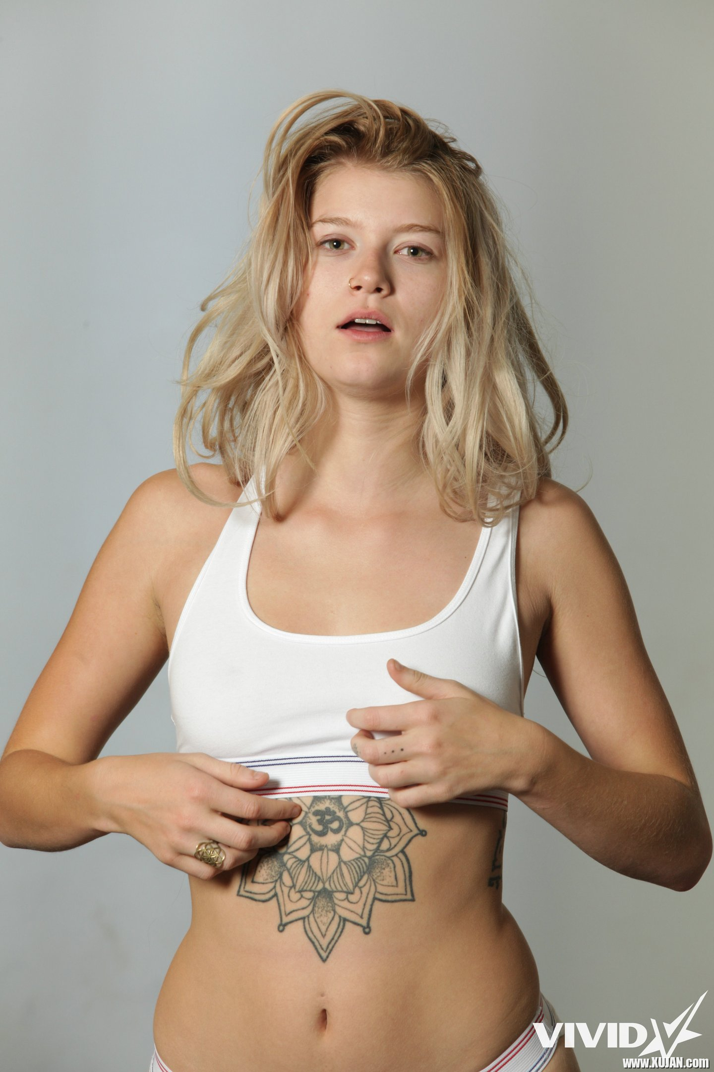 Gorgeous Girl Arya Fae loves posing sexy in Prison - Photo #3163592