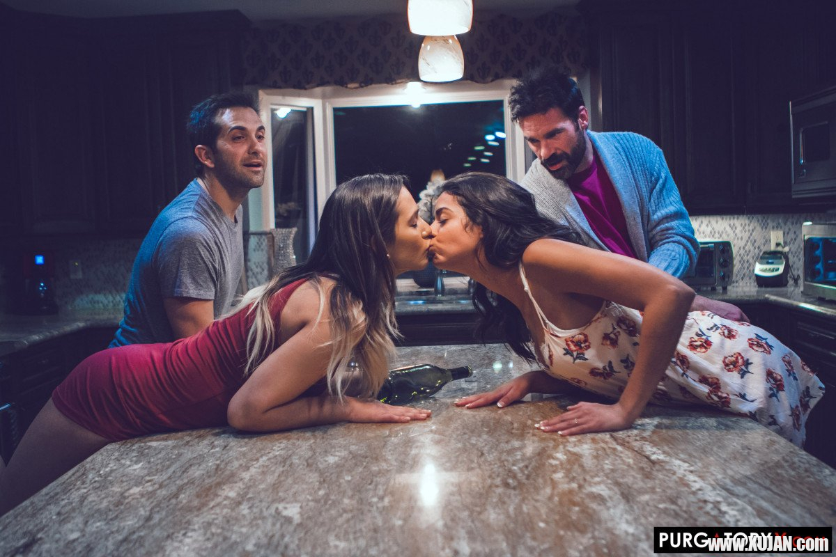 Vienna Black goes wild in hot Foursome Fucking - Photo #3163853