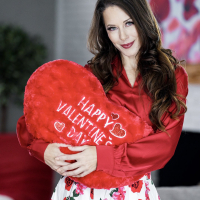 Wild brunettes Selina Bentz and Justine Jakobs fucking Kai Jaxon