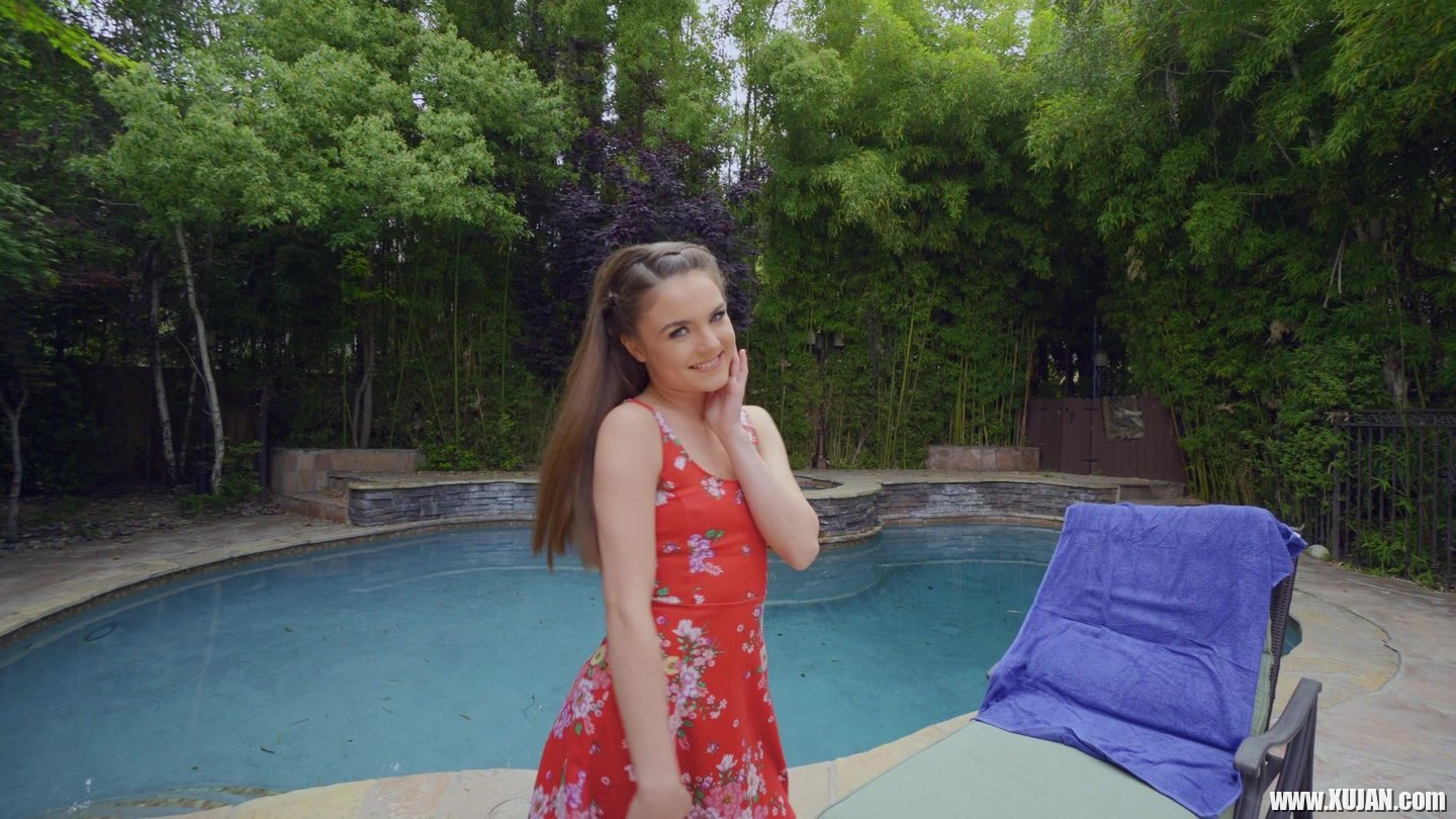Megan Marx invites new Neighbor for Poolside Fuck - Photo #3165578