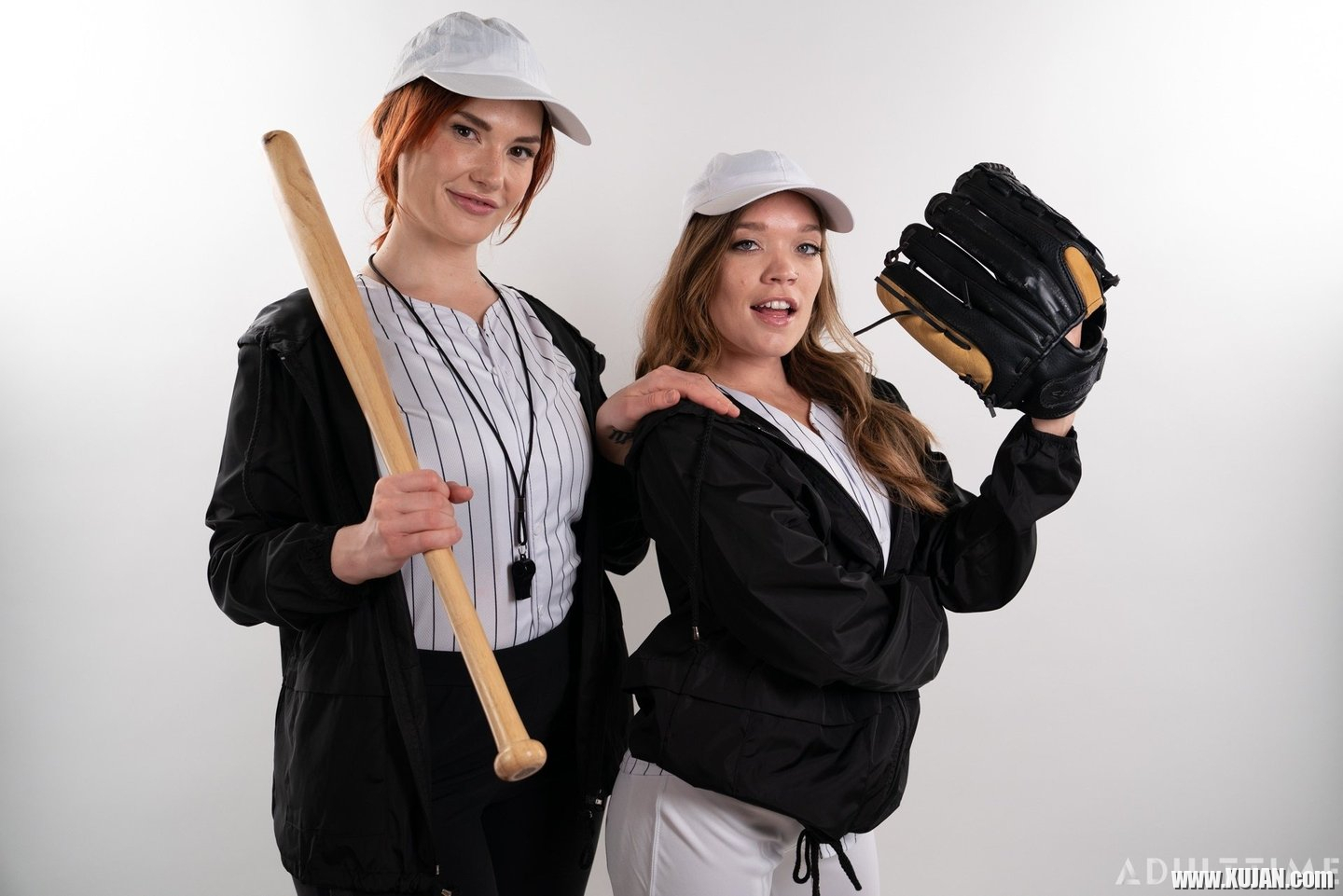 Tattooed chick Siri Dahl fucking Katie Kush with a baseball bat - Photo #3166769
