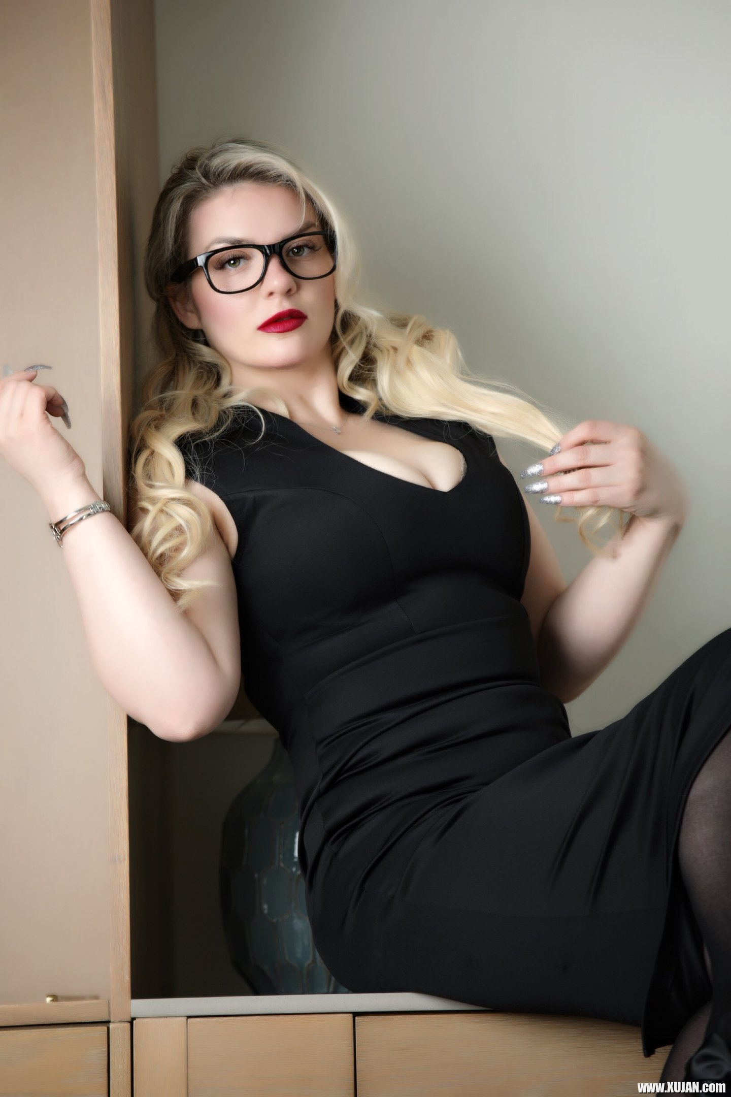 Sensual Emmy Demure in Black Stockings and Bra - Photo #3168454