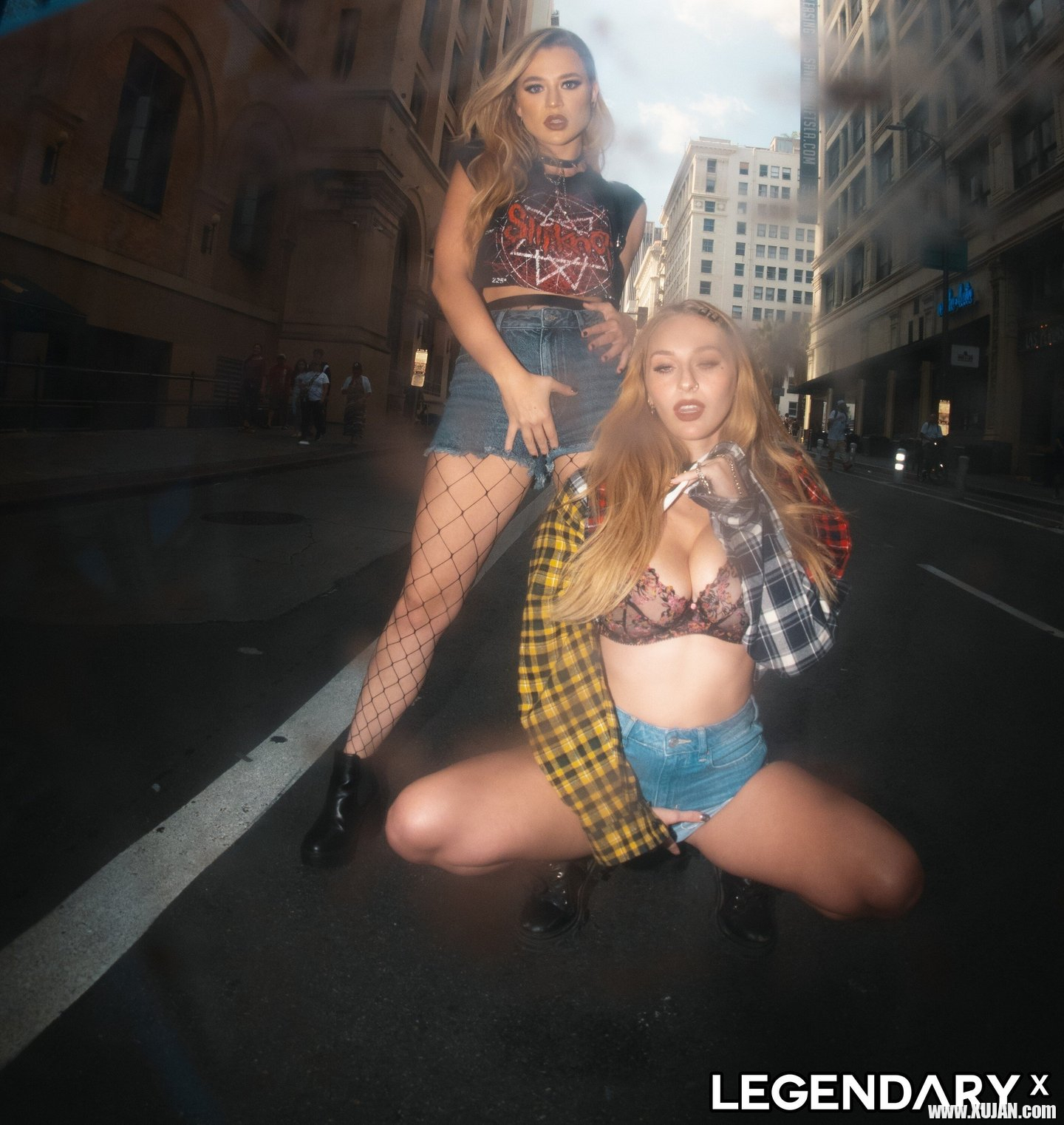 Hardcore FFM threesome with hot Angel Youngs and Blake Blossom - Photo #3168597