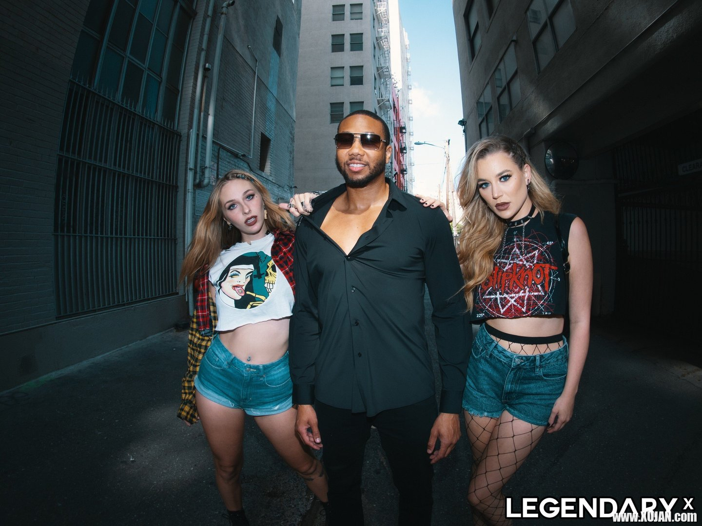 Hardcore FFM threesome with hot Angel Youngs and Blake Blossom - Photo #3168598