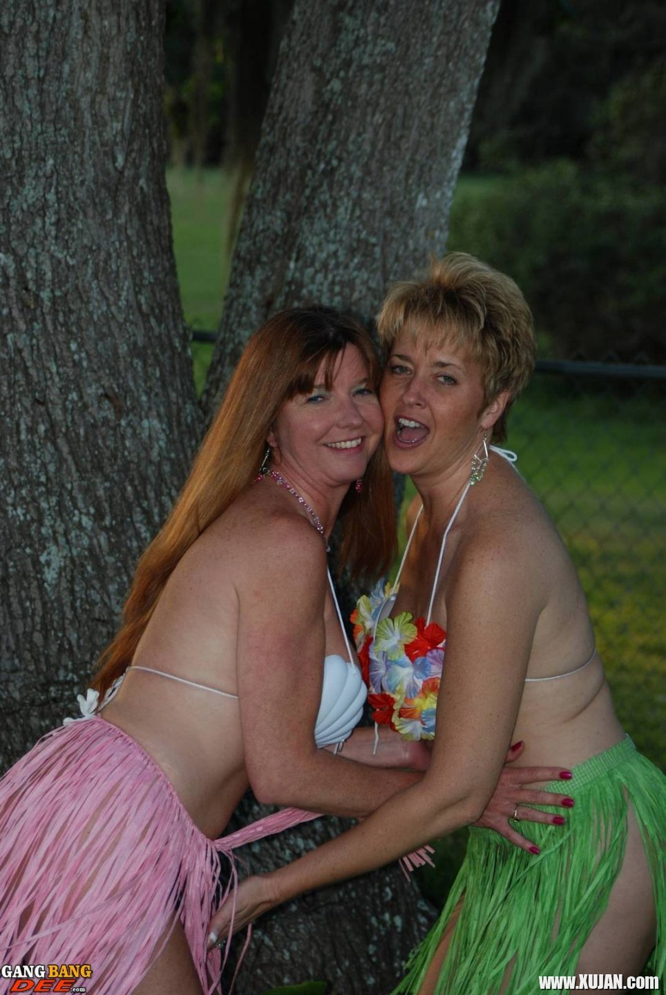 Dee Delmar gets her Pussy licked by mature Lesbian - Photo #3170982
