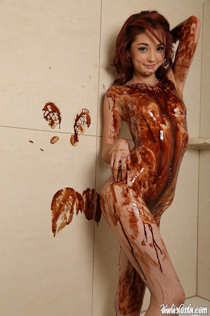 Naked Kylie Cole covers herself in Chocolate Sauce - Photo #3173918