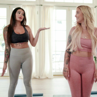 Booty Kali Roses Violet Myers and Carolina Cortez having lesbian 3some sex