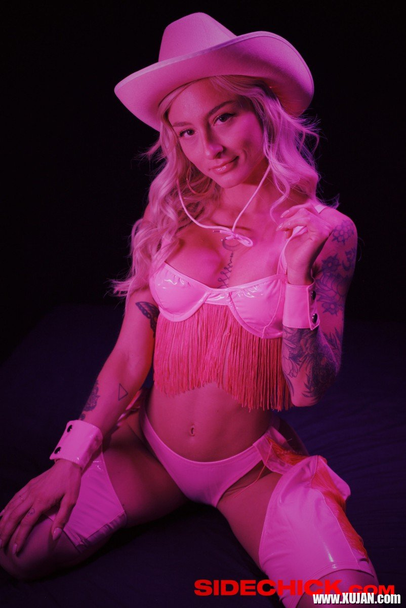 Gorgeous tattooed cowgirl Kathryn Mae gets banged and jizzed by horny guy - Photo #3180989