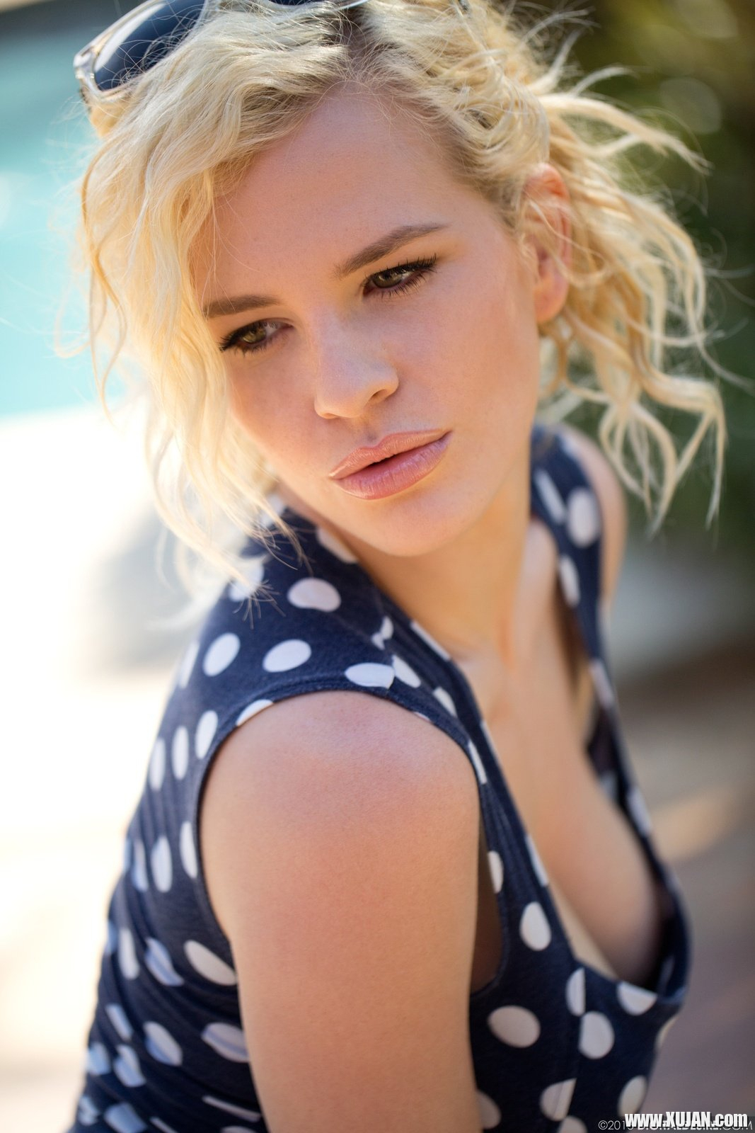 Catie Parker looking sexy in her polka dot Dress - Photo #3181556