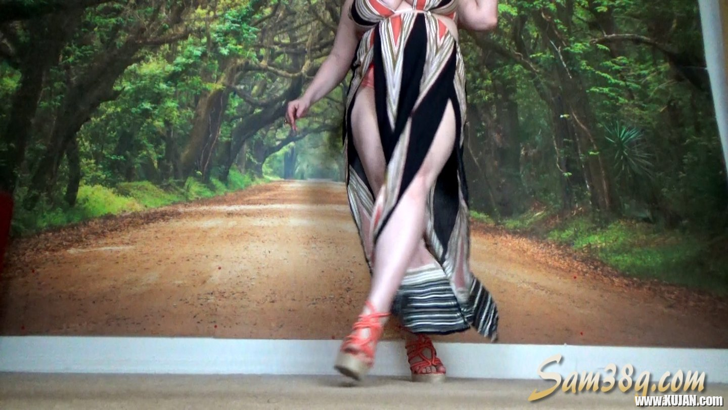 BBW Samantha 38G whoes off her feet in big wedge shoes - Photo #3185912