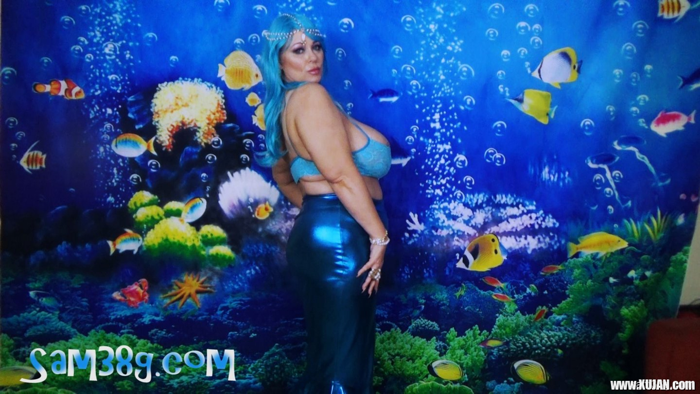Curvy chick Samantha 38G is the siren of the sea - Photo #3185996