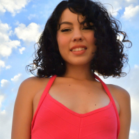 Beautiful young babe Satine Summers shows sexy figure in tight pink dress