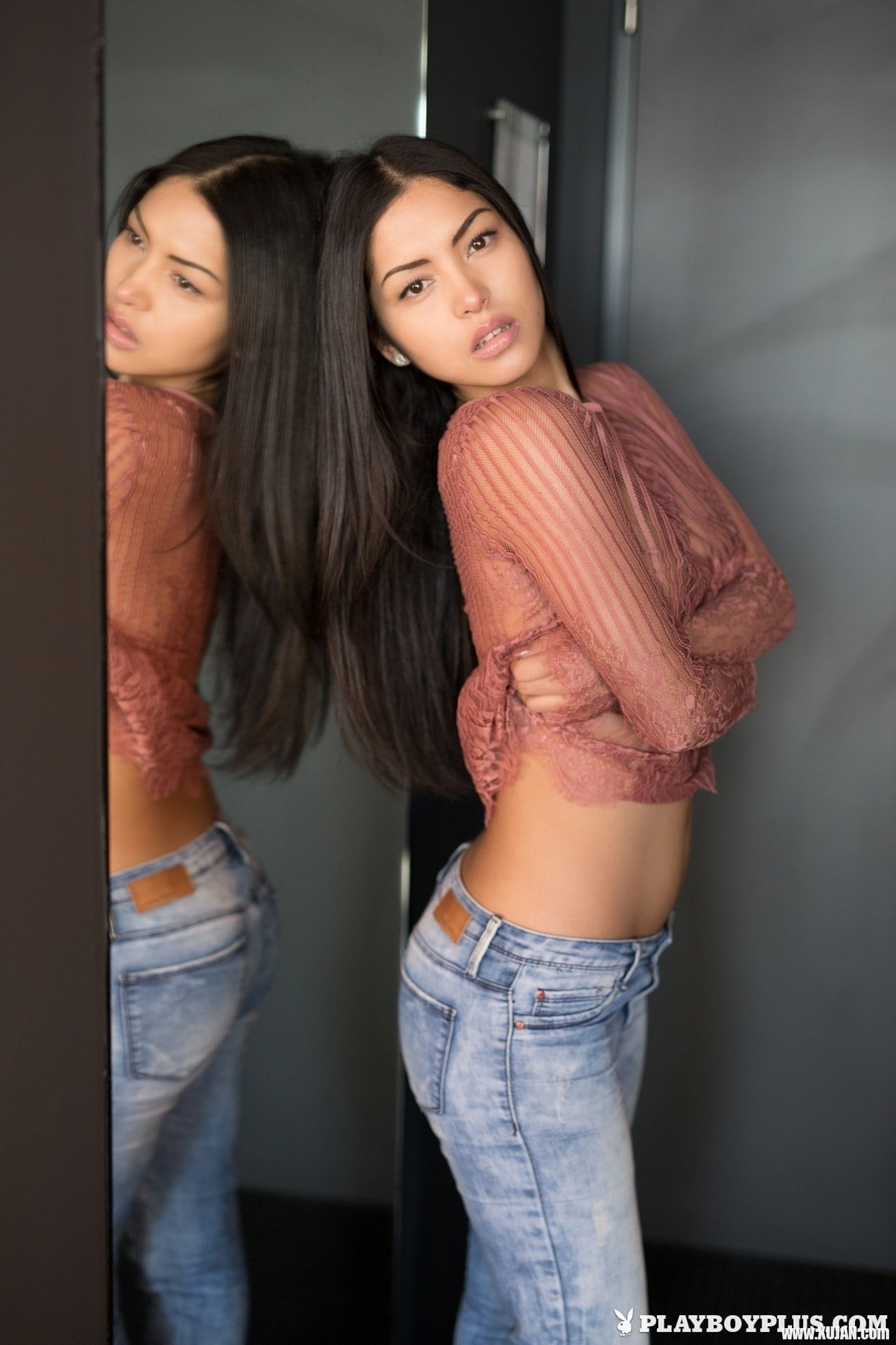 Ravishing Chloe Rose strips in front of a Mirror - Photo #3190658
